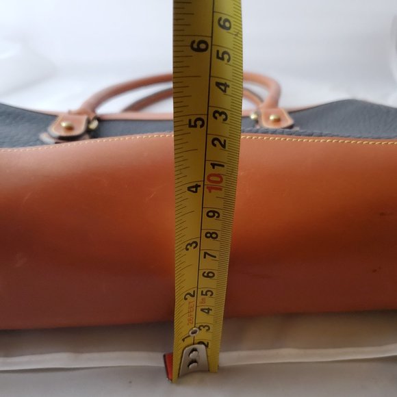 DOONEY & BOURKE All Weather Leather Black and Brown Shoulder Bag - Picture 16 of 16